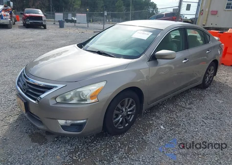 2015 Nissan Altima 2.5 S из США, поврежденный, VIN 1N4AL3AP3FN916116
